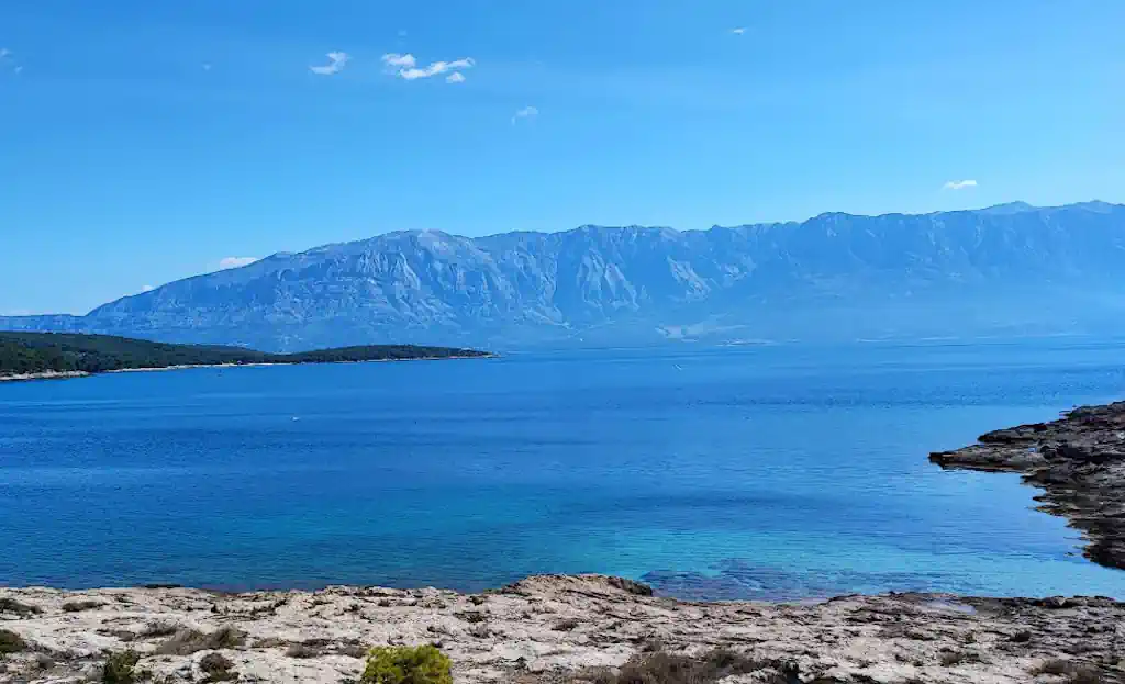 Brač: Otok kamena, sunca i soli – Zašto je ovo vaša sljedeća destinacija?