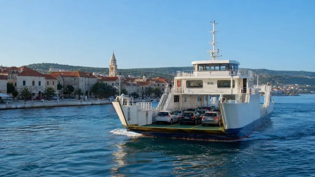 Trajekt za Brač 2026.: rute, cijene i planiranje puta